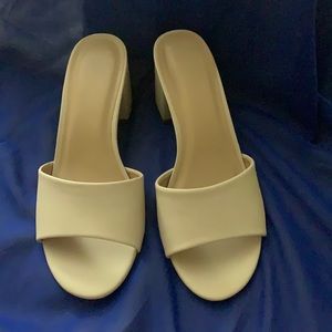 Chunky heel slides